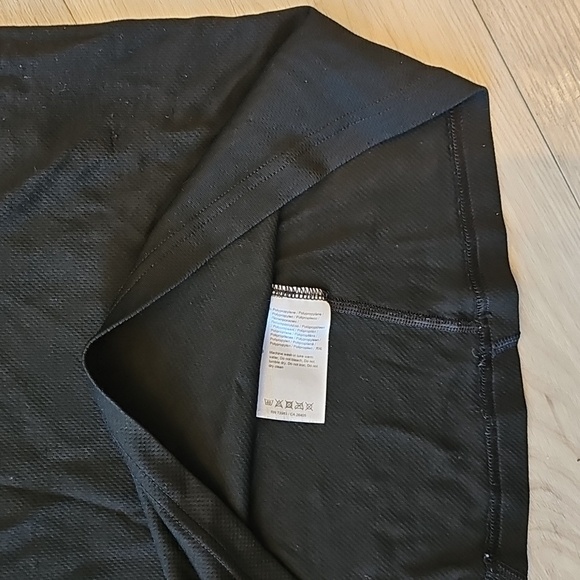 Helly Hansen Women's LIFA Crew Base Layer Long Sleeve, Small **flaws** - Picture 10 of 15